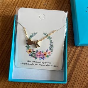 Simple K necklace BRAND New